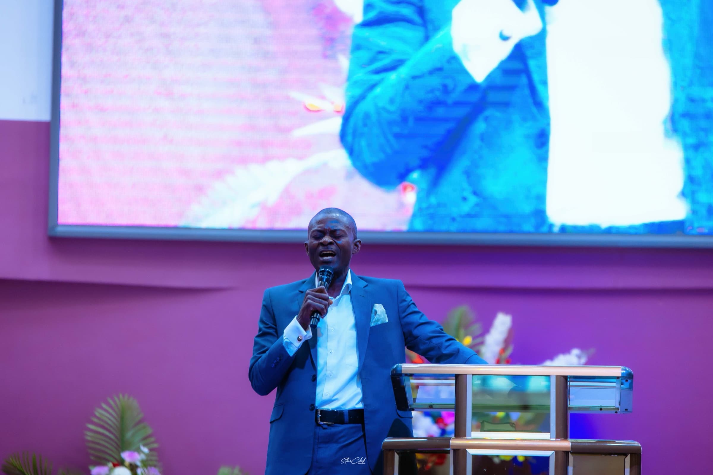 A guest speaker addressing the HABIS graduation ceremony